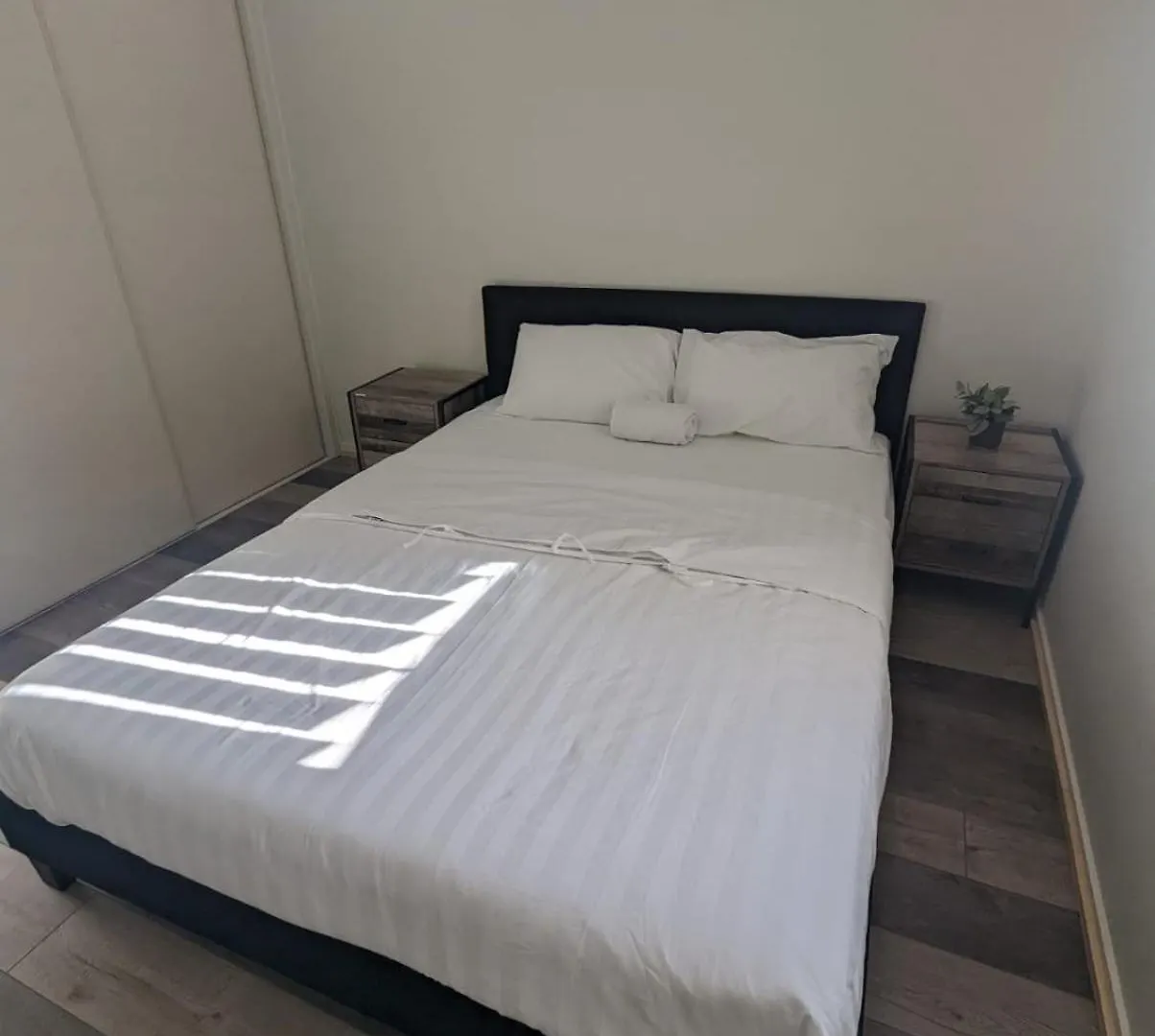 Spacious Entire 4Bedroom House In Gladstone 1 To 8 People Can Stay