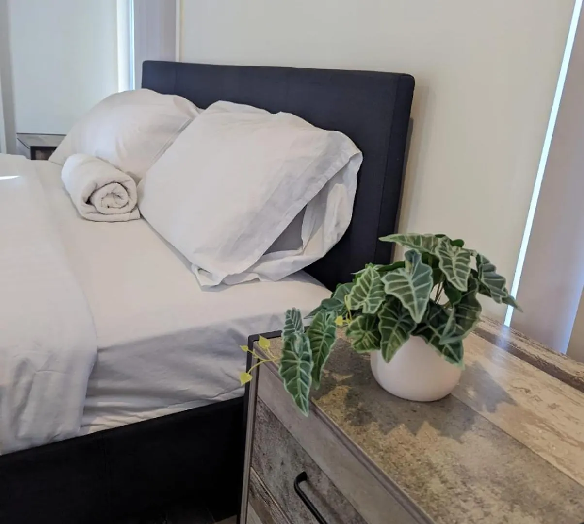 Spacious Entire 4Bedroom House In Gladstone 1 To 8 People Can Stay 0*,